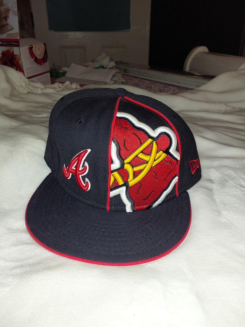 Atlanta Braves Split-Logo New Era Fitted Cap in Navy & Red